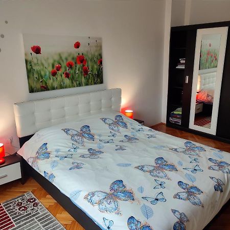 Lovely 1 Bedroom Apartment In City Centre, Sleeps 4 ! 图尔达 外观 照片