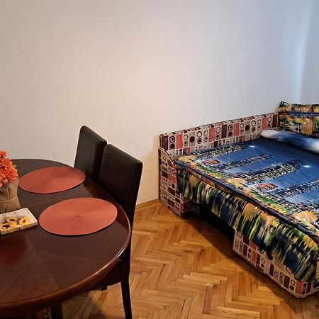 Lovely 1 Bedroom Apartment In City Centre, Sleeps 4 ! 图尔达 外观 照片