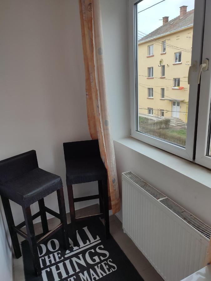 Lovely 1 Bedroom Apartment In City Centre, Sleeps 4 ! 图尔达 外观 照片