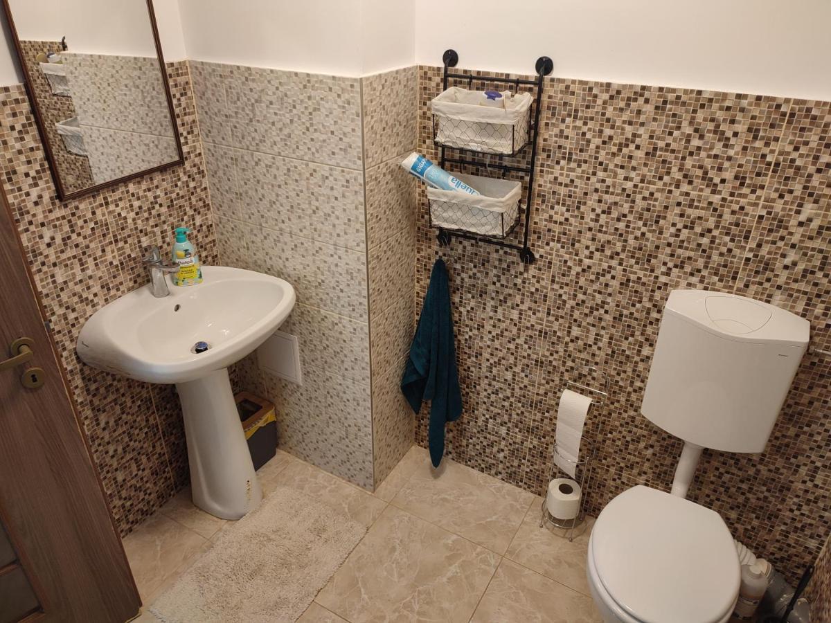 Lovely 1 Bedroom Apartment In City Centre, Sleeps 4 ! 图尔达 客房 照片