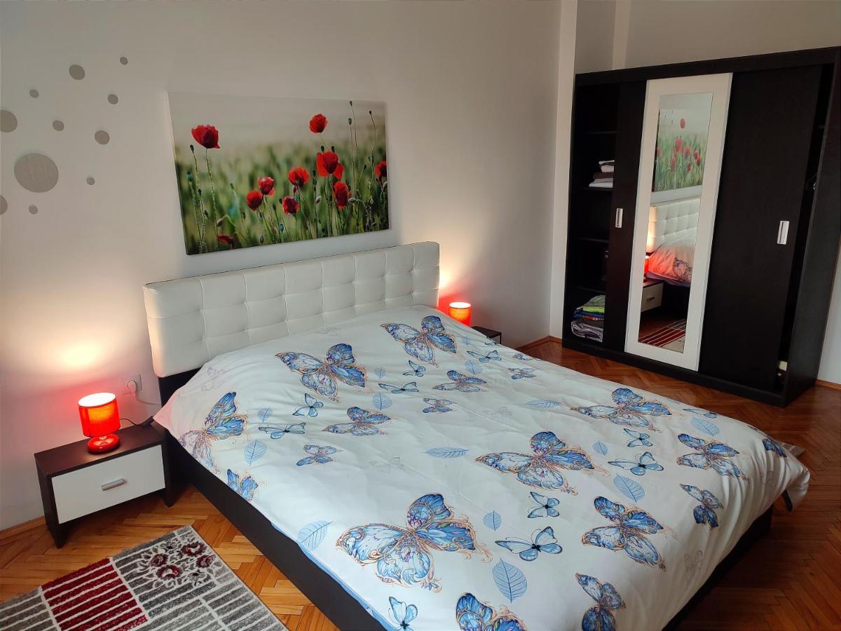 Lovely 1 Bedroom Apartment In City Centre, Sleeps 4 ! 图尔达 外观 照片